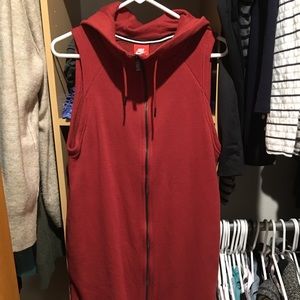Nike NWT Long vest
